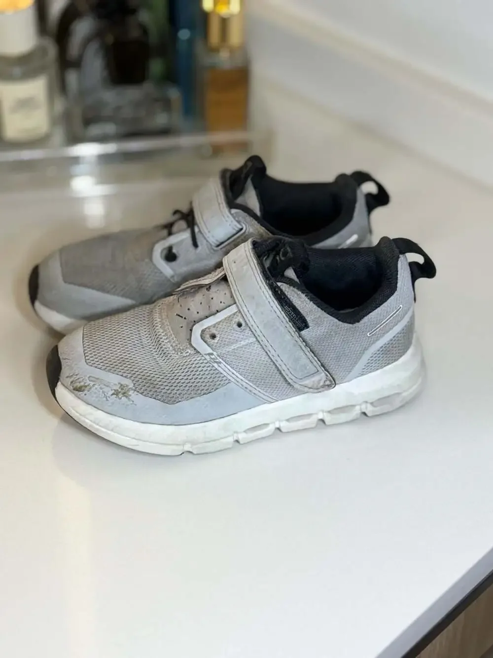 On Running Cloud Play Kids Sneakers Grey White Hook and Loop